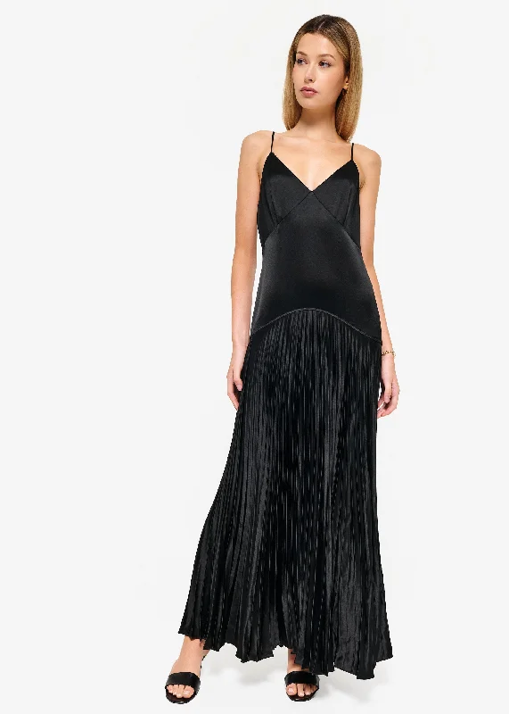 Jennelyn Pleated Gown Black